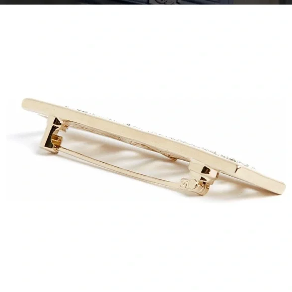 BRAND NEW CHANEL BROOCH - Picture 4 of 6